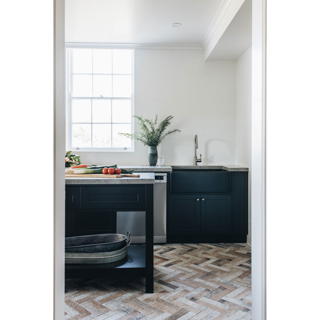 Turner Hastings Novi 75 X 46 Fine Fireclay Butler Sink - Matte Black