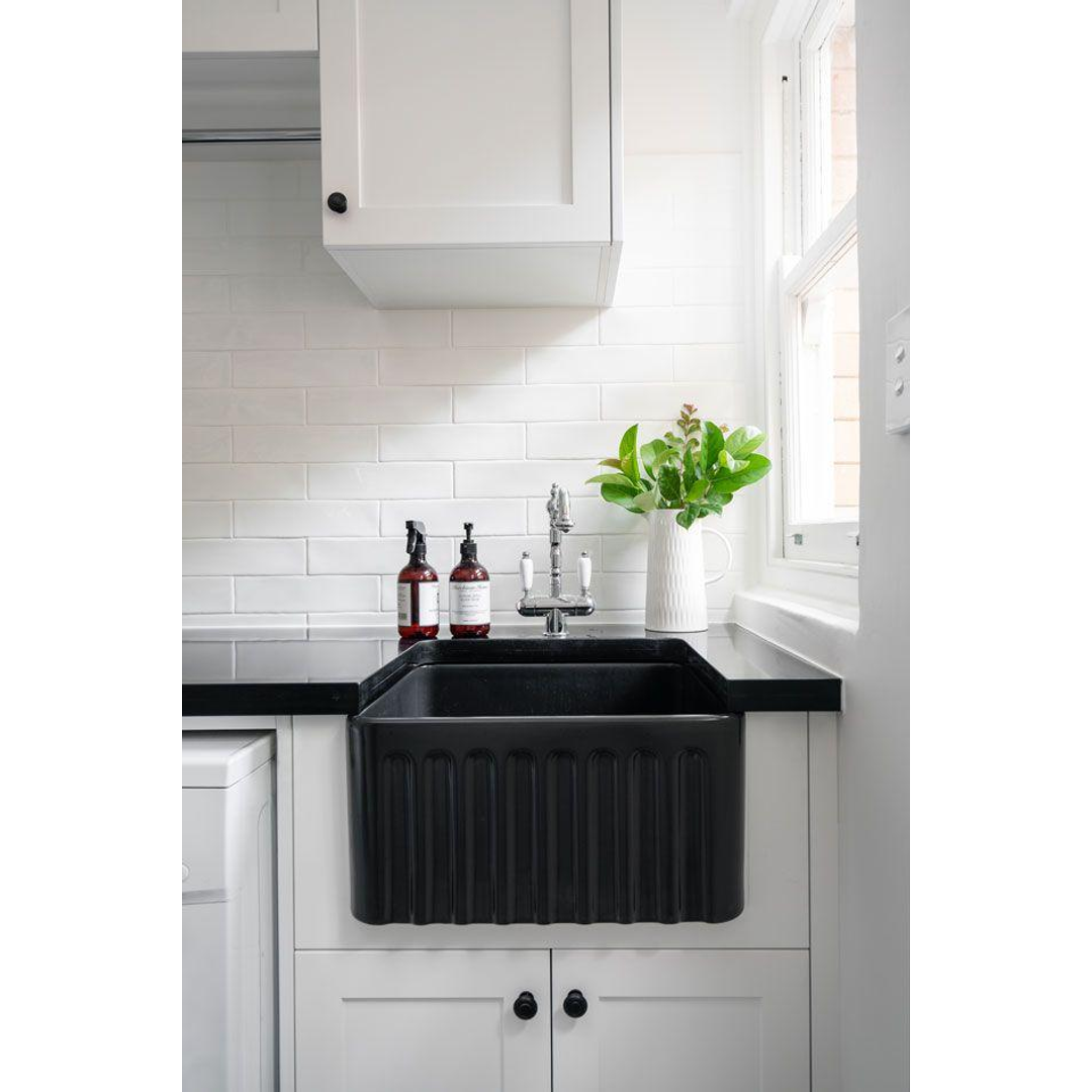 Turner Hastings Novi 51 X 46 Flat Front Fine Fireclay Butler Sink Matte Black