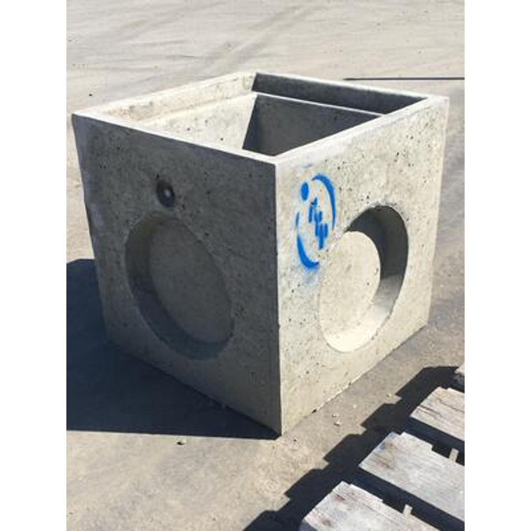 Large Concrete Storm Water Pit With Lid