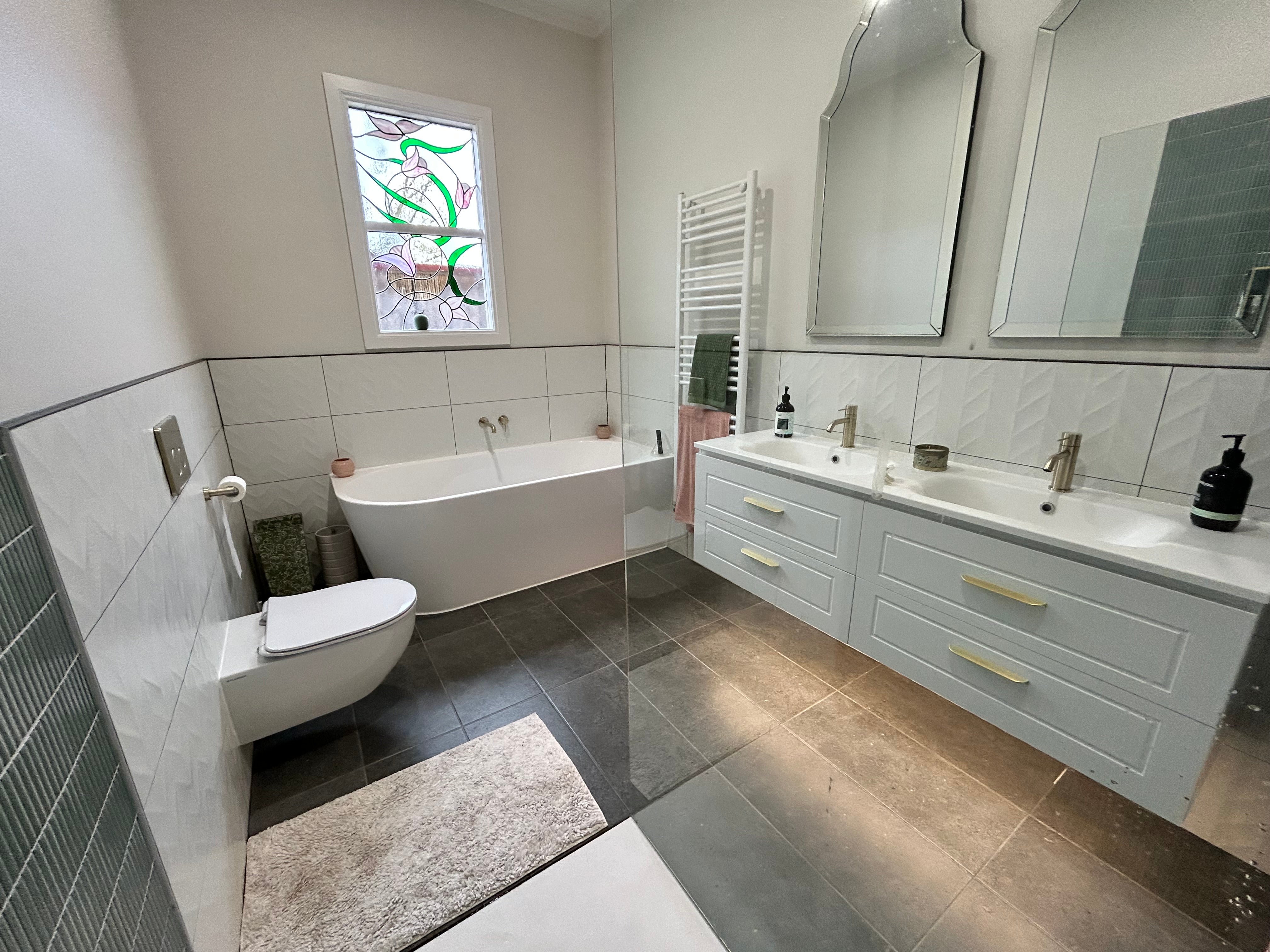 Mecca Basin/Bath Spout Only 160mm Brushed Gold