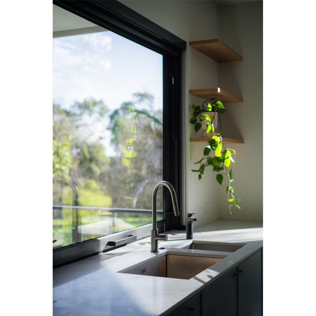 Nero Mecca Pull Out Sink Mixer With Vegie Spray - Gunmetal