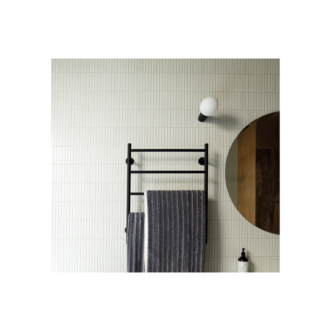 Phoenix RadII Towel Ladder 550 X 740mm Round Plate