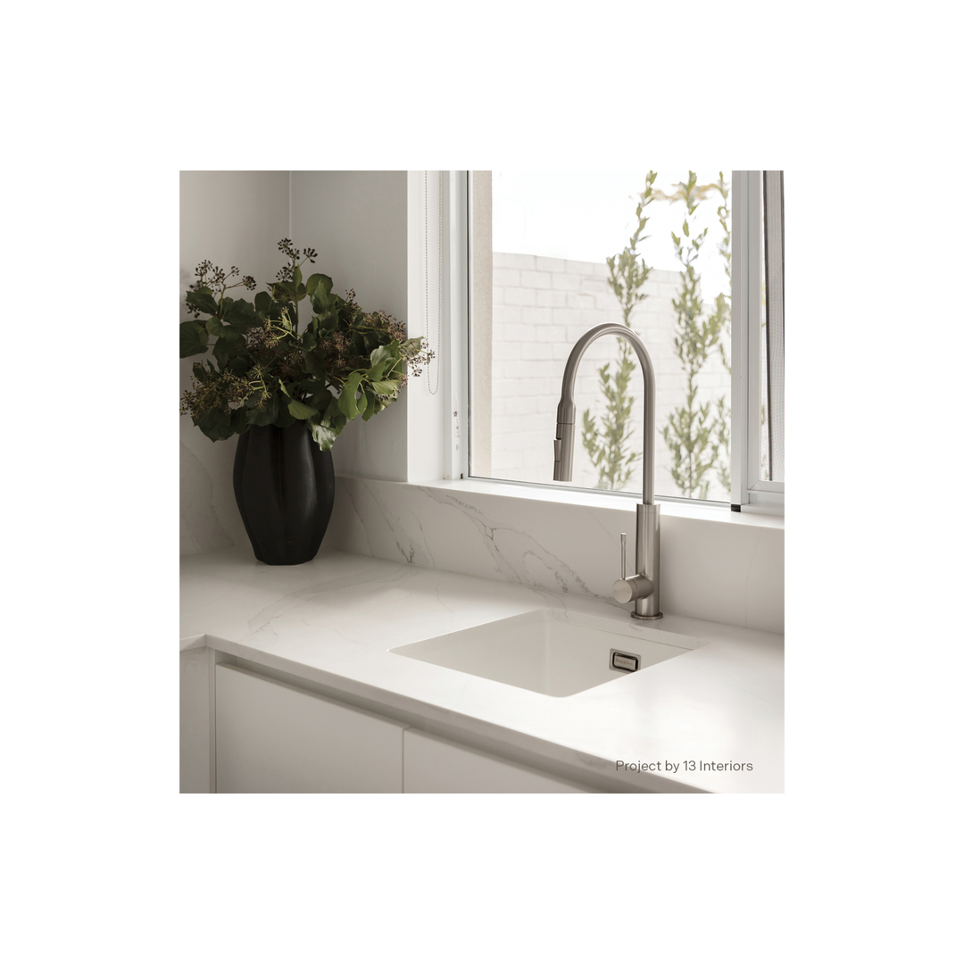 Phoenix Deja Pull Out Sink Mixer Chrome 126733000