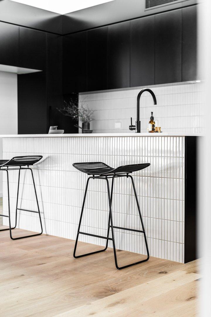 Meir Round Kitchen Mixer - Black - Burdens Plumbing