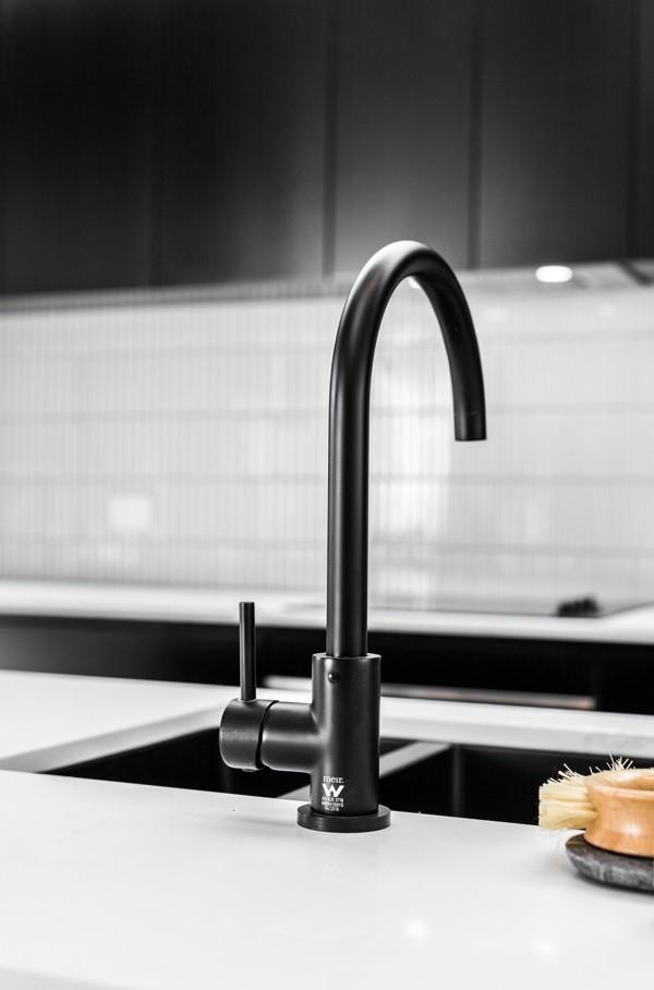 Meir Round Kitchen Mixer - Black - Burdens Plumbing