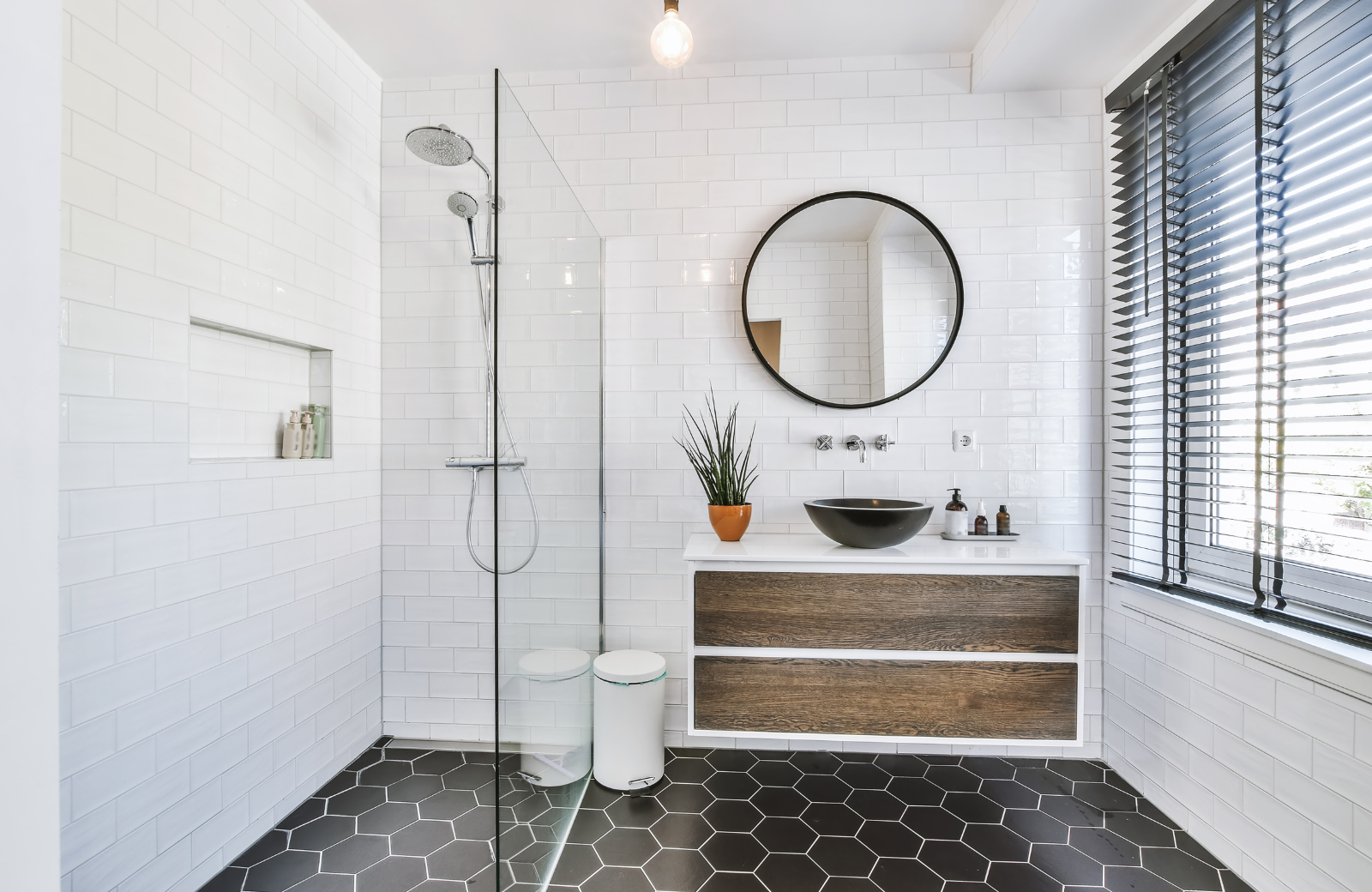 The Ultimate Guide to Showerhead Styles: Rain, Handheld & More