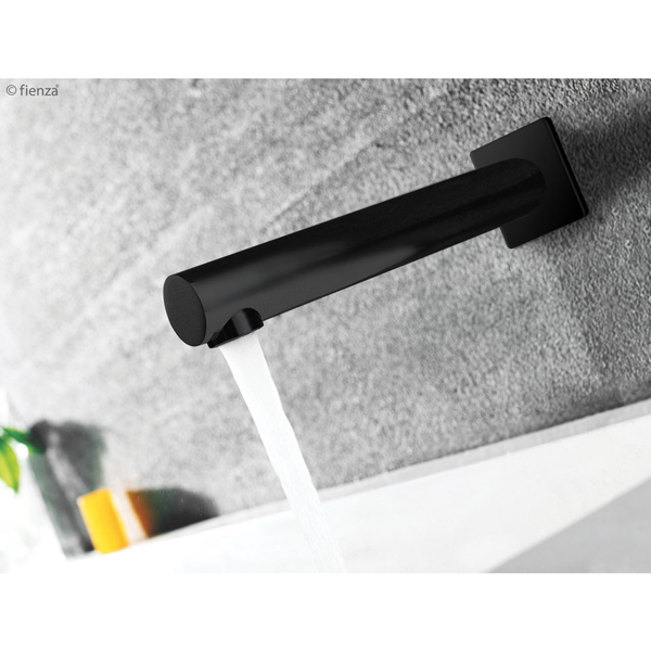 HUSTLE BATH OUTLET 180MM: MATT BLACK