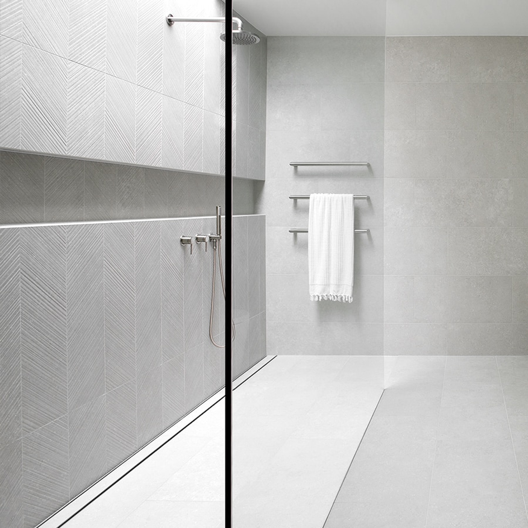 Lauxes Grates Slimline Tile Insert 21 Silver 2M
