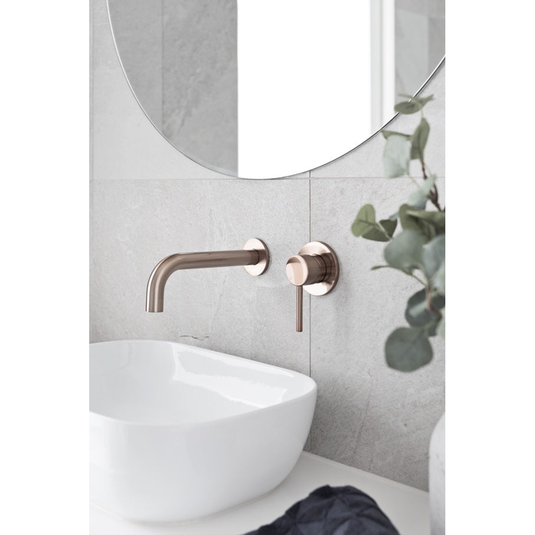 Meir Universal Round Curved Spout Champagne