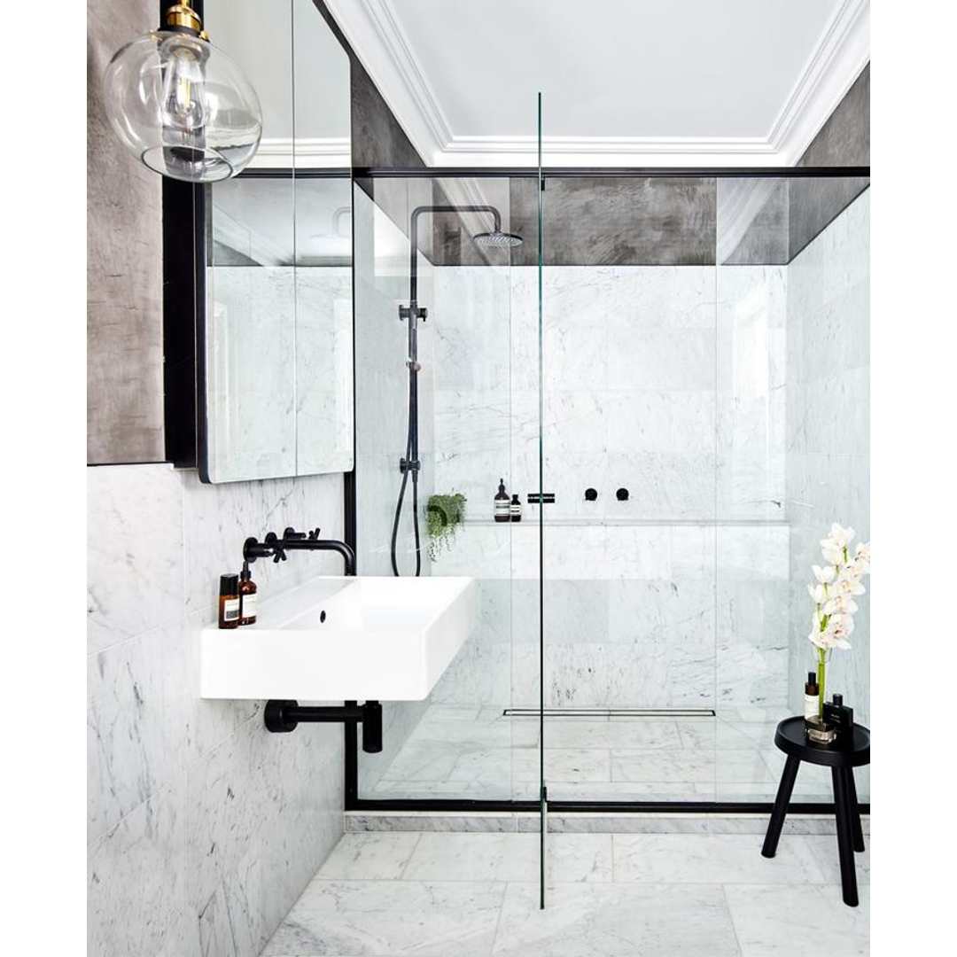 Meir Matte Black Round Curved Wall Spout 200mm