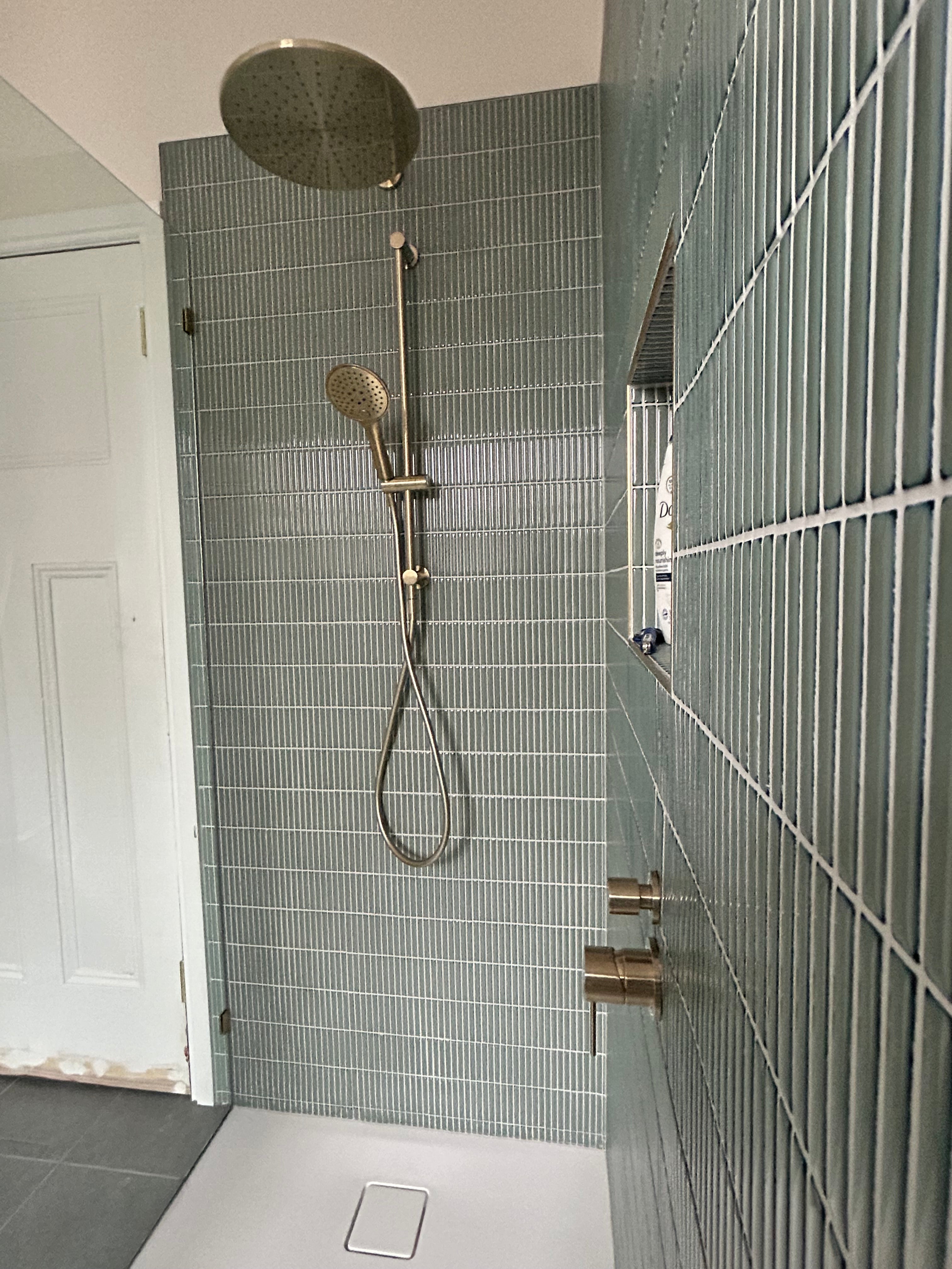 Nero Mecca Twin Shower With Air Shower II - Brushed Gold