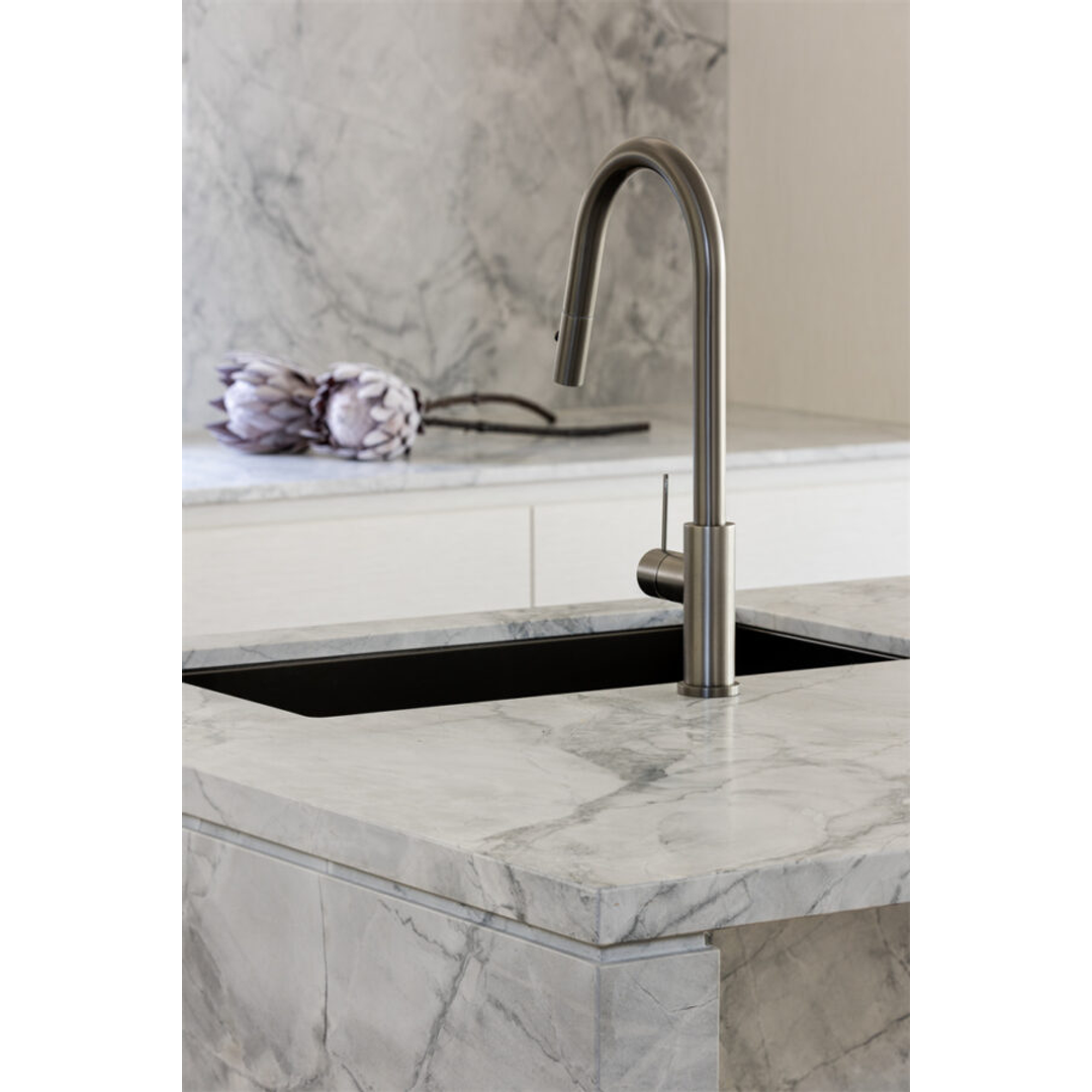 Nero Mecca Pull Out Sink Mixer With Vegie Spray - Gunmetal