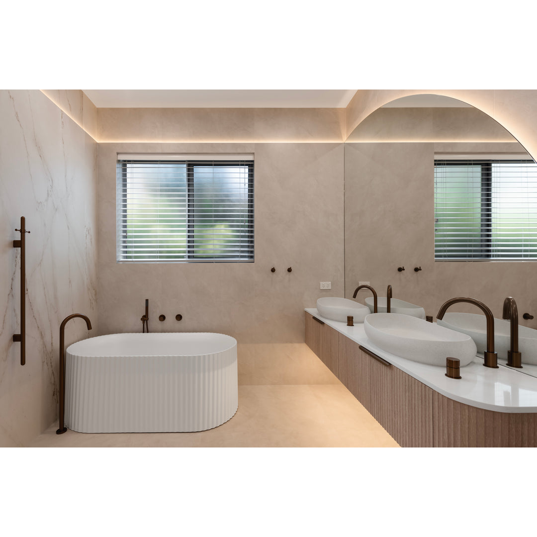 Meir Round Freestanding Bath Spout Lustre Bronze