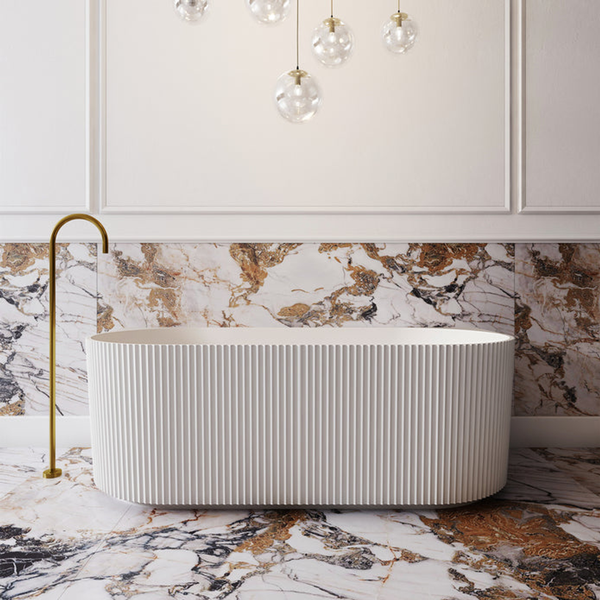 VGroove Round Back To Wall Bath Matte White  1400mm