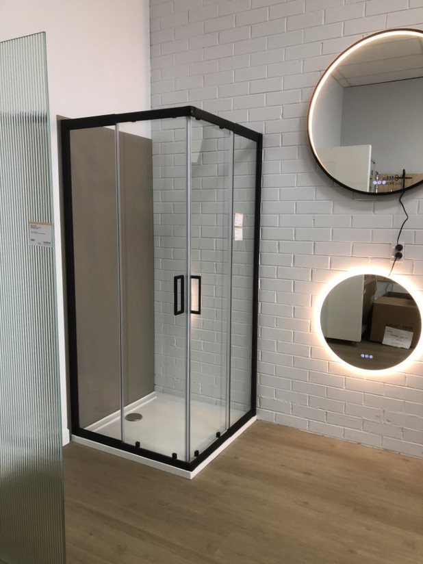 Burdens Footscray shower and mirror display