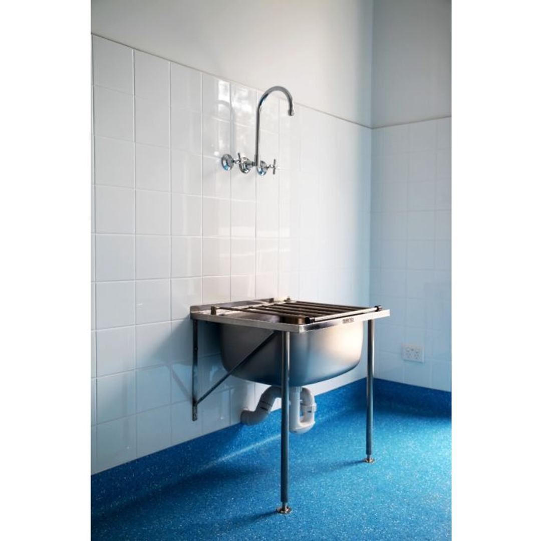 Britex S/S Cleaners Sink 600X500X250Mm Deep. 46L, Incl. Brkts, Legs, Grate, 50Mm Waste Outlet #Csl