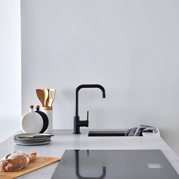 Meir Round Kitchen Mixer - Matte Black - Burdens Plumbing