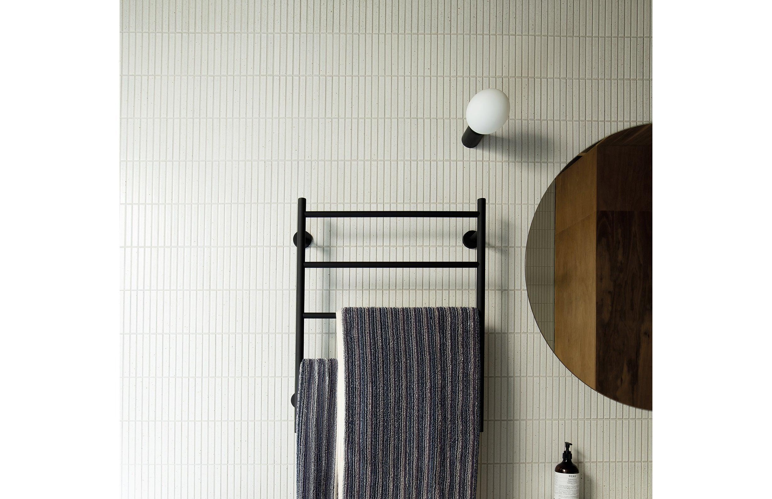 Phoenix RadII Towel Ladder 550 X 740mm Round Plate - Burdens Plumbing